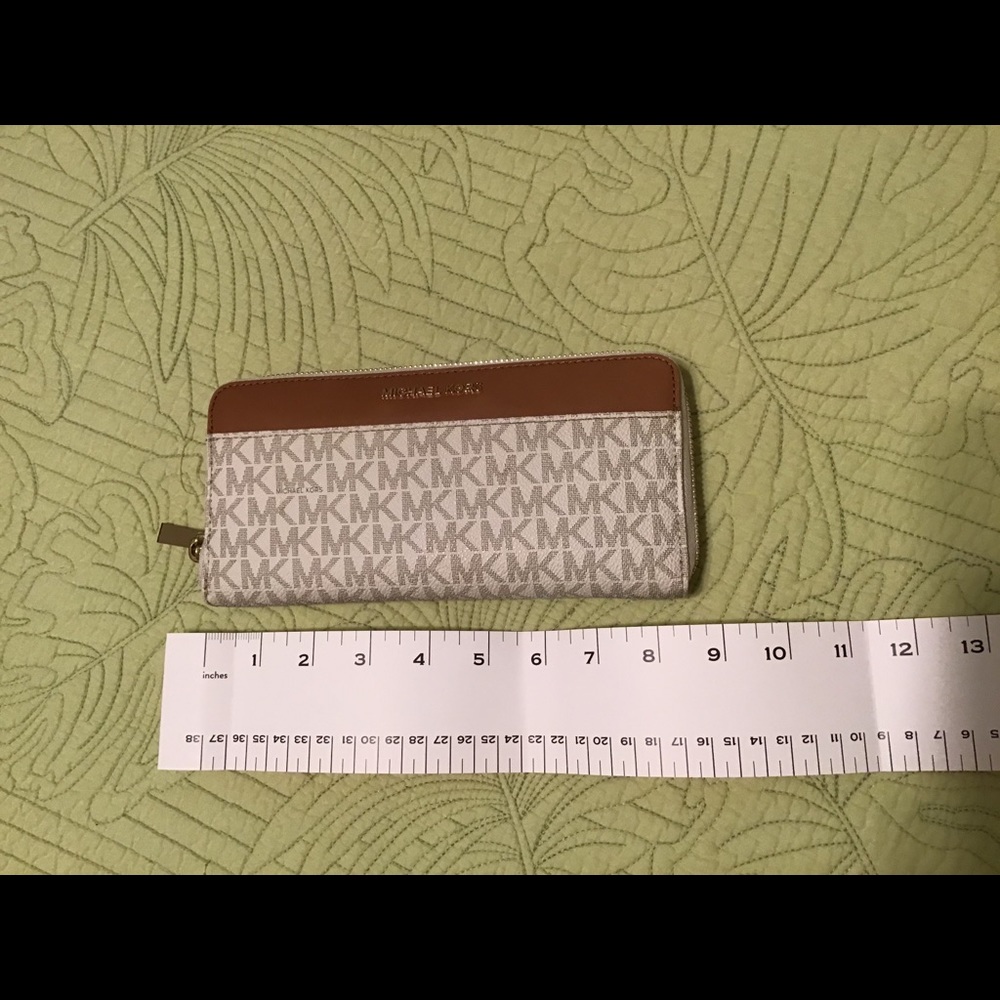 Michael Kors Wallet *Purse Separately will Bundle - Picture 6 of 7